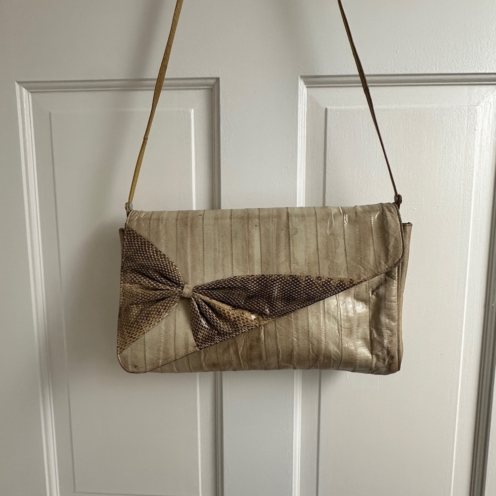 Vintage snakeskin cream purse